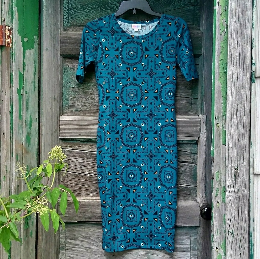 [LuLaRoe]🦄☆UNICORN☆ Aztec Print Julia🦄